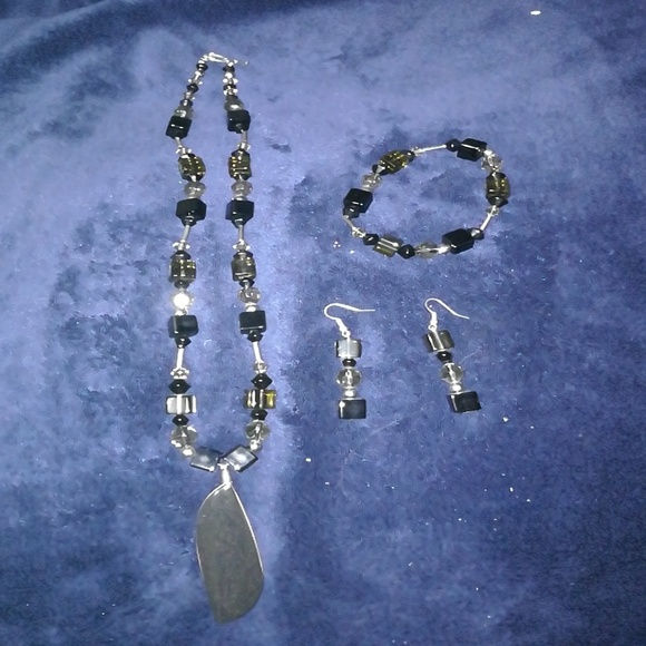 Handmade Semiprecious jewlery set - Picture 2 of 7